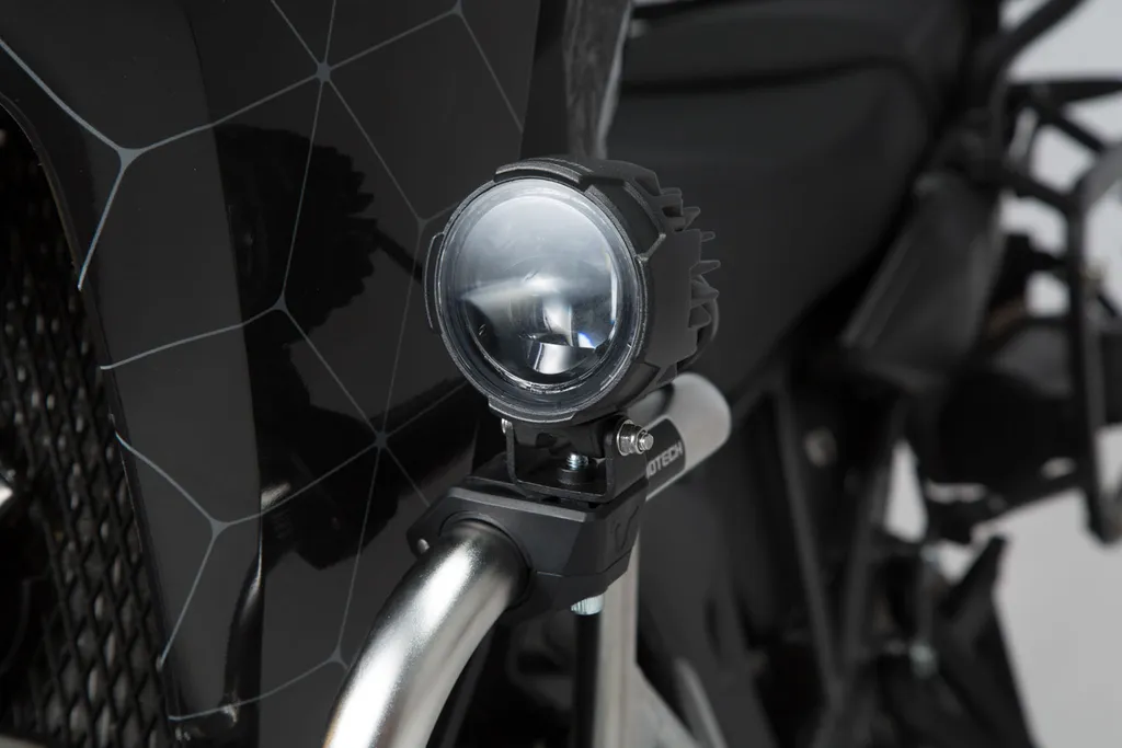 Phares antibrouillard EVO SW-MOTECH : visibilité moto par mauvais temps