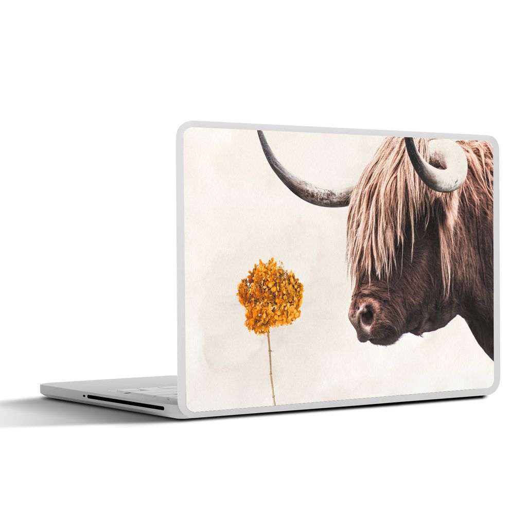MuchoWow Laptop Aufkleber Sticker Cover Schottischer Highlander - Blume - Orange 25x18 cm - Laptop-Deko