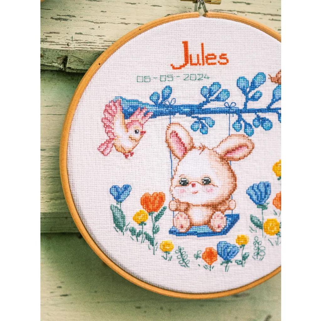 Tableau à broder point de croix compté Lapin sur balançoire Ø 20 cm