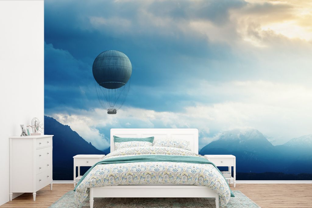 MuchoWow Fototapete für Wohnzimmer oder Schlafzimmer Wandtapete Vinyl Motivtapete Heißluftballon - Berg - Blau - 420x280 cm - Zimmer für Kinder
