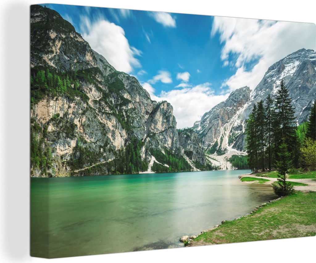 OneMillionCanvasses - Leinwandbilder - 140x90 cm, Tannenbäume am Pragser Wildsee in Italien, Wandbilder Kunstdruck Wanddekoration