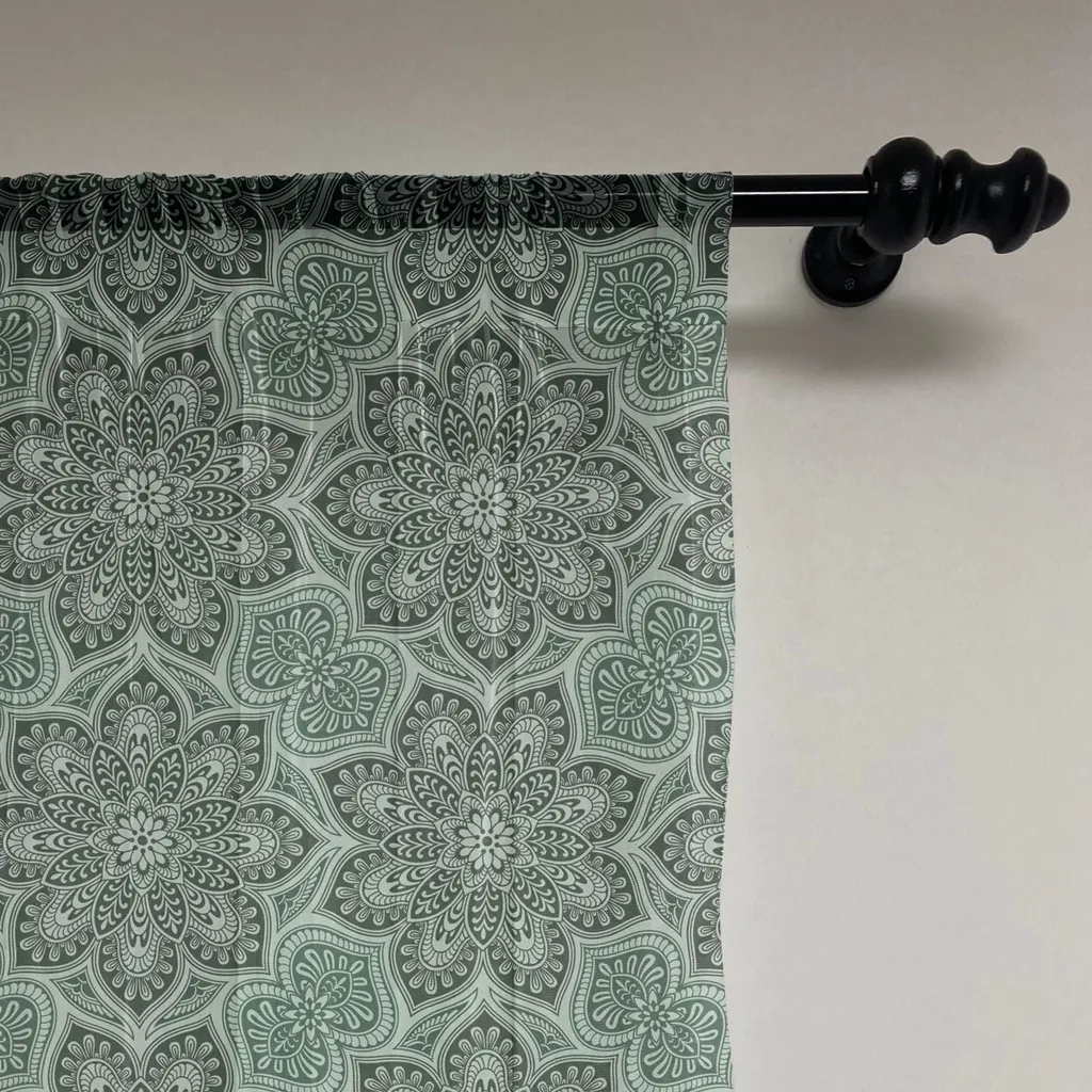 Decorazione Parete ABAKUHAUS 210x274cm - Raso Etnico Verde Bosco - 2