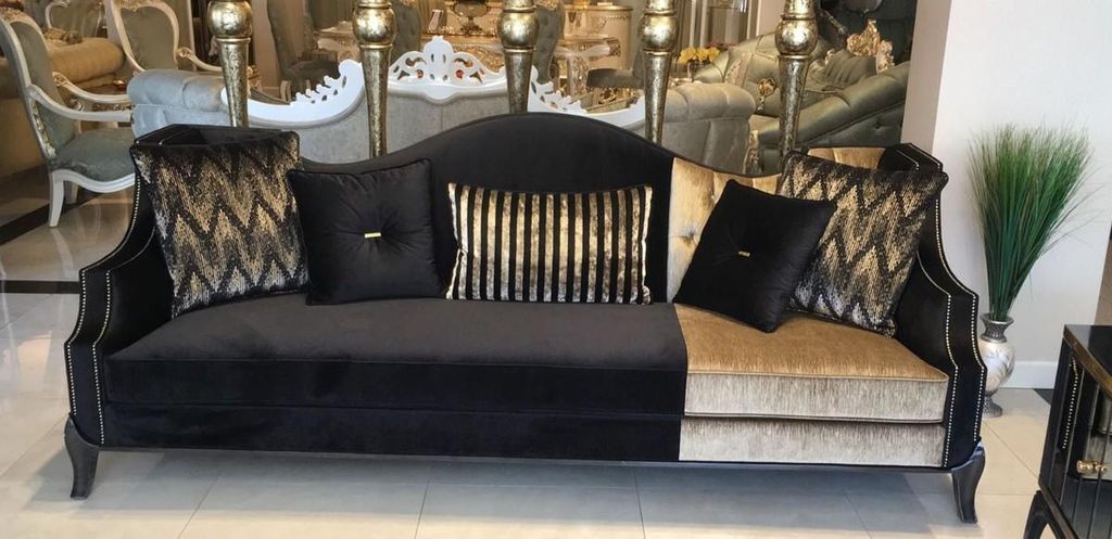 Casa Padrino Luxus Barock Sofa Schwarz / Gold 250 x 90 x H. 100 cm - Wohnzimmer Sofa im Barockstil - Barock Möbel - Edel & Prunkvoll