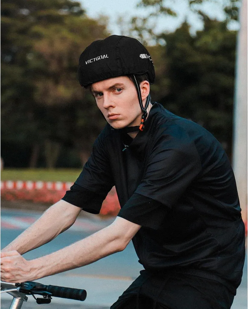Couvre-Casque Imperméable Victgoal Noir avec Réflecteurs Haute Sécurité