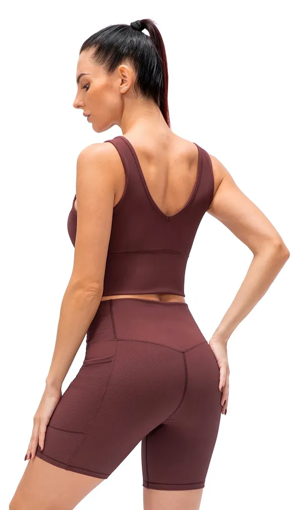 Ensemble sport 2 pièces pour femme avec débardeur côtelé et short yoga