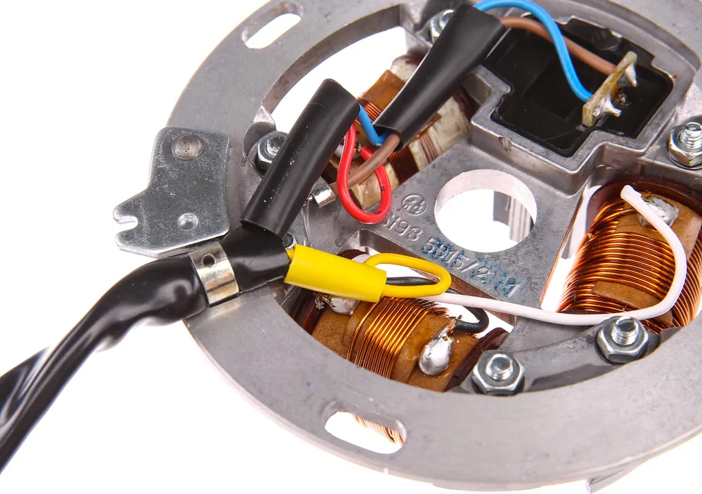 Réparez votre allumage Simson avec cette plaque de base 12V 8305.2 - 6