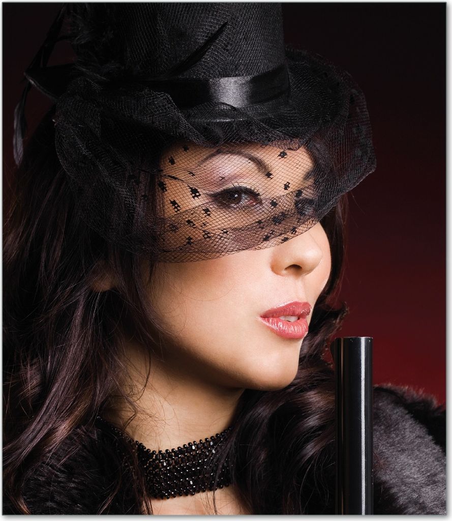Wallario Herdabdeckplatte aus Glas, Größe 52 x 60 cm 1-teilig, Motiv Lady in Black - Sexy Dame mit gefährlichem Charme