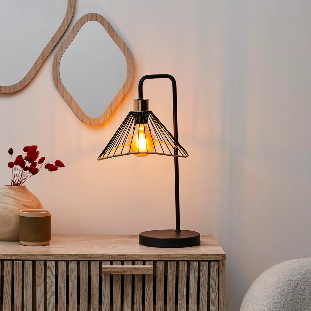 Lampe de chevet abat-jour noir et socle rotin bohème - Finition Naturel