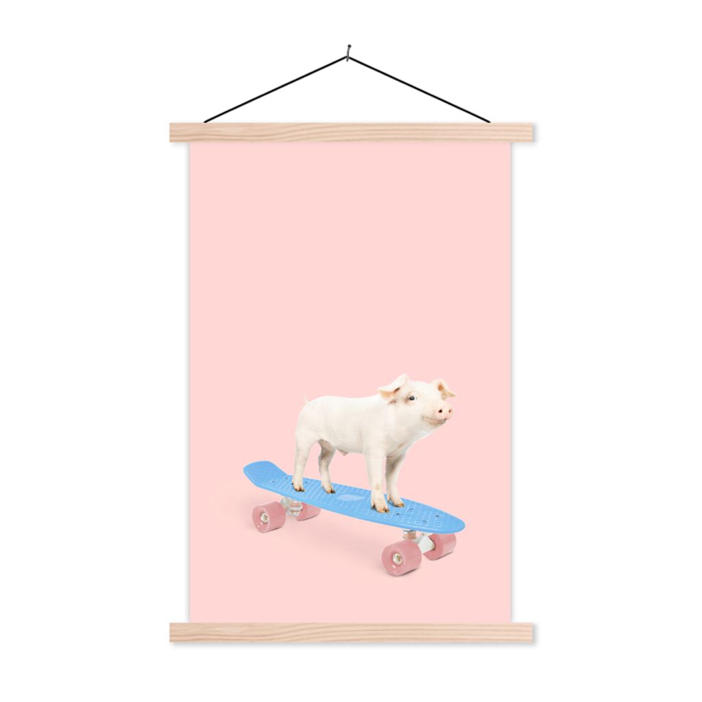 MuchoWow Textilposter Schwein - Rosa - Skateboard - Blau - Tiere 40x60 cm mit holzfarbenen Rahmen - Poster