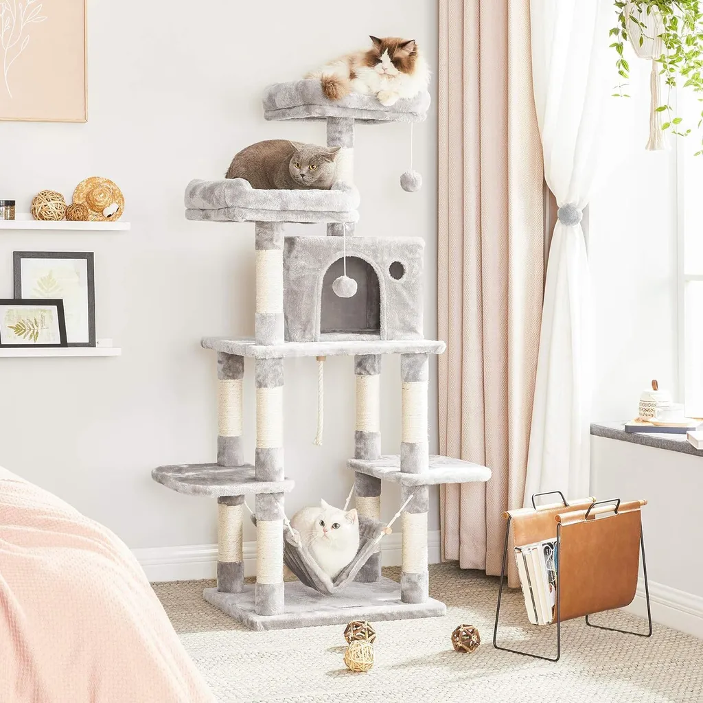 Arbre à Chat avec Pompons et Griffoirs en Sisal 150 cm Gris Clair