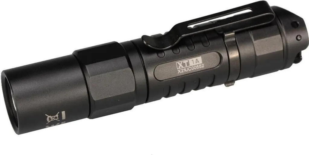 Lampe torche 1000 lumens Klarus XT1A étanche IPX8 avec mode stroboscope