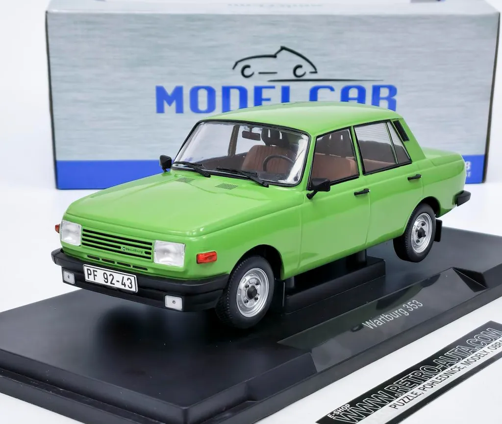 Wartburg 353 de 1985 Miniature MCG 1:18 Vert avec Finitions en Métal