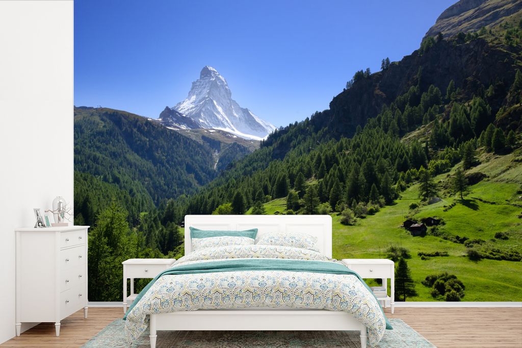 MuchoWow Fototapete für Wohnzimmer oder Schlafzimmer Wandtapete Vinyl Motivtapete Schweizer Alpen im Matterhorn mit grünen Bäumen - 600x400 cm...