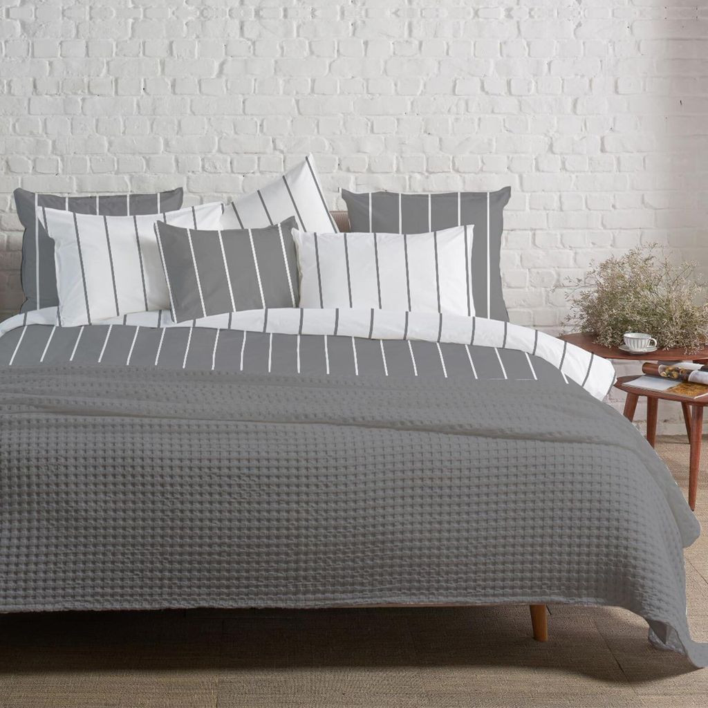 Traumschlaf Flanell Bettwäsche feine Streifen 135x200 cm + 80x80 cm grau