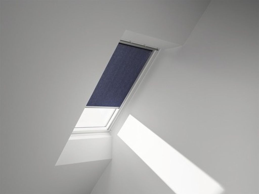 VELUX Sichtschutzrollo dunkelblau uni manuell Rahmen aluminium RFL Y99 9050S