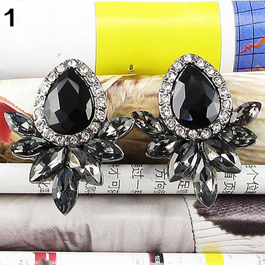 1 Paar modische Damen-Ohrstecker in Blumenform mit Strasssteinen, Schmuck, Geschenk-Schwarz