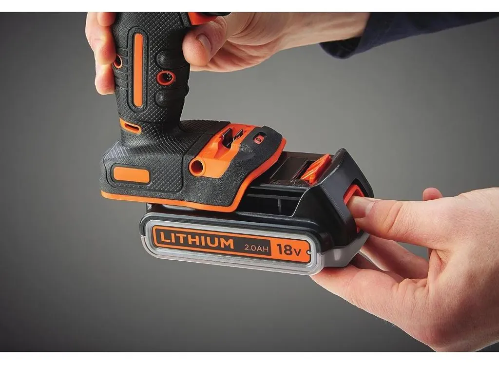 Perceuse à percussion Black+Decker BDCHD18S2KA avec 2 batteries et coffret