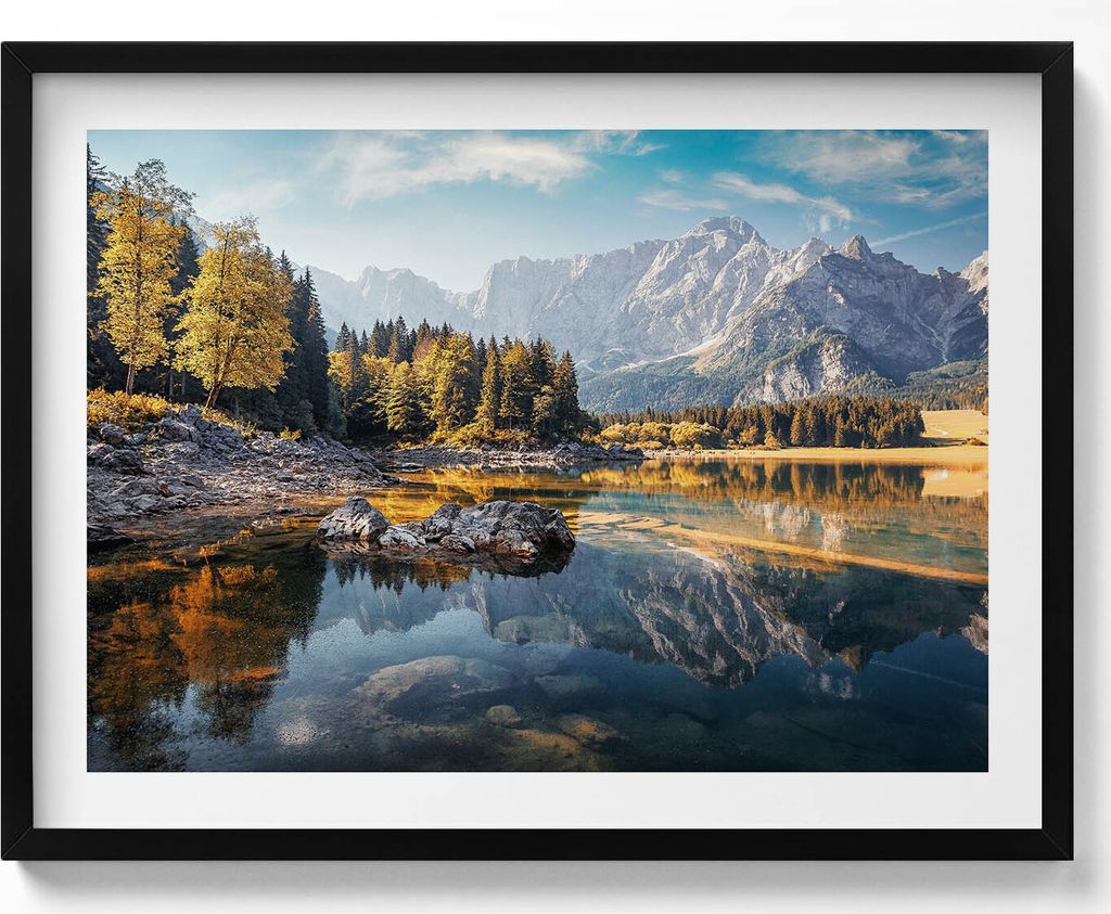 Schöne Berglandschaft mit See– Wandbild mit Rahmen – Gerahmtes Bild – Wanddekoration – 80x60 cm – Schwarz Rahmen