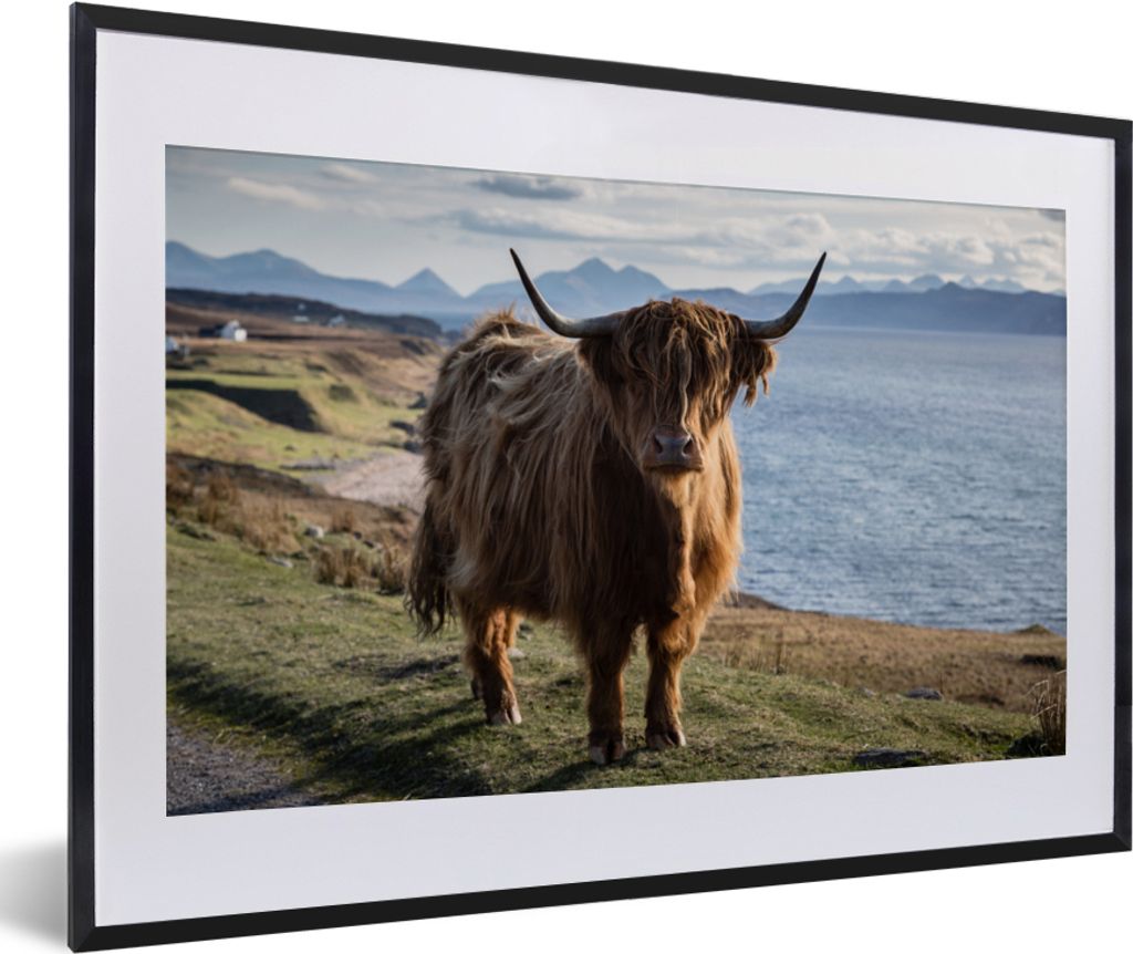 MuchoWow® Gerahmtes Poster Schottische Highlander - Bergen Produktbild 