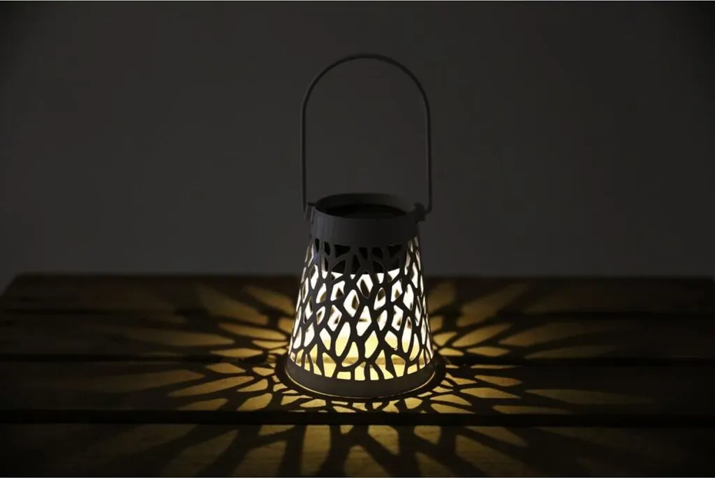 Lanterne solaire de jardin en métal : luminaire de table LED extérieur