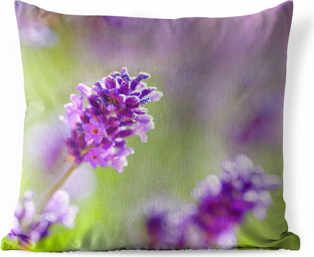 MuchoWow Outdoor Kissen - Nahaufnahme von Lavendel vor einem unscharfen Hintergrund - 50x50 cm - Wetterfest - Lounge Kissen - Komfortabel - Kisse...