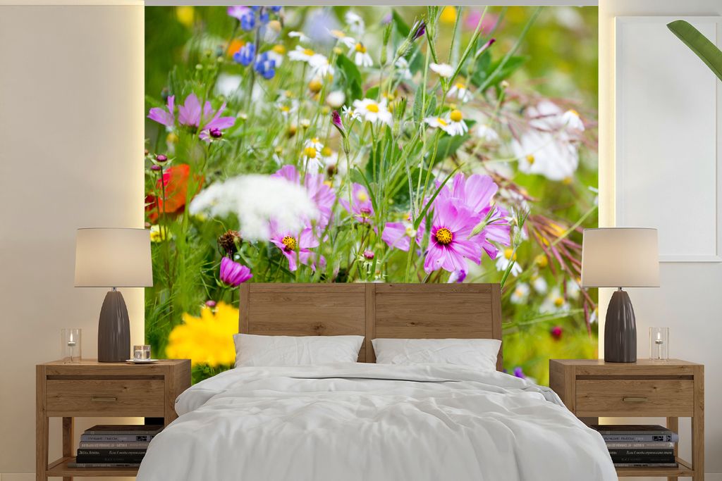 MuchoWow Fototapete für Wohnzimmer oder Schlafzimmer Wandtapete Vinyl Motivtapete Blumen - Natur - Grün - Gras - Lila - Weiß - 220x220 cm - Ta...