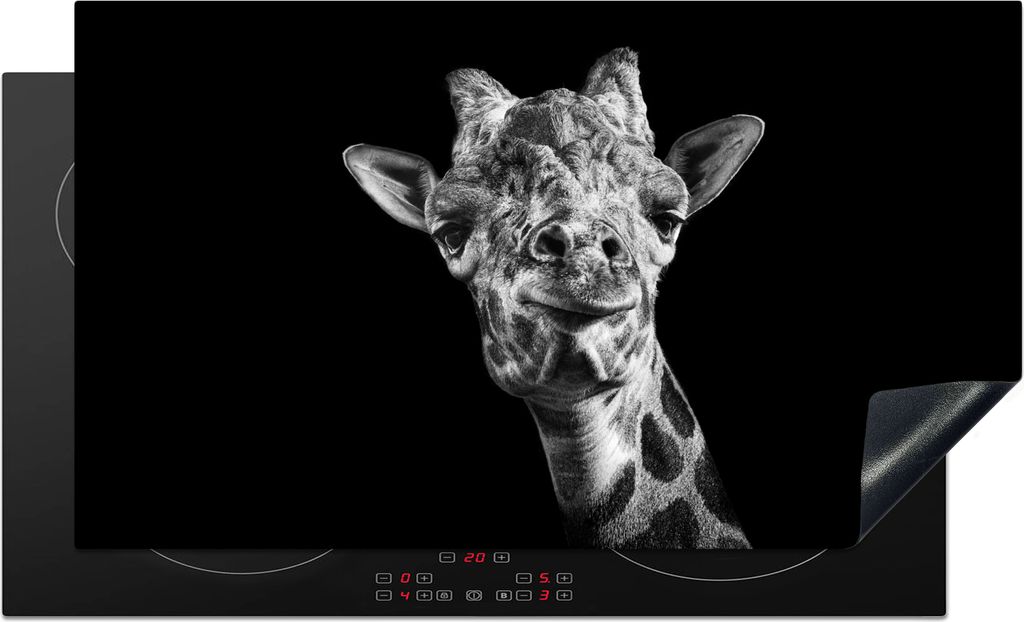 KitchenYeah Herdabdeckplatte Giraffe vor schwarzem Hintergrund in schwarz und weiß , 91x52cm, Küche Deko, Glaskeramikkochfeld Herdabdeckung, Ab...
