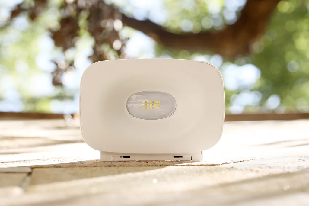 Illumina il Giardino a Costo Zero con VIKING VSR38 LED Solare 4,37W - 4