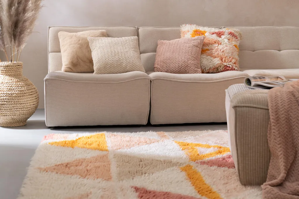 Coussin J-Line Polyester Chameau Texture Douce et Finition de Qualité - 3