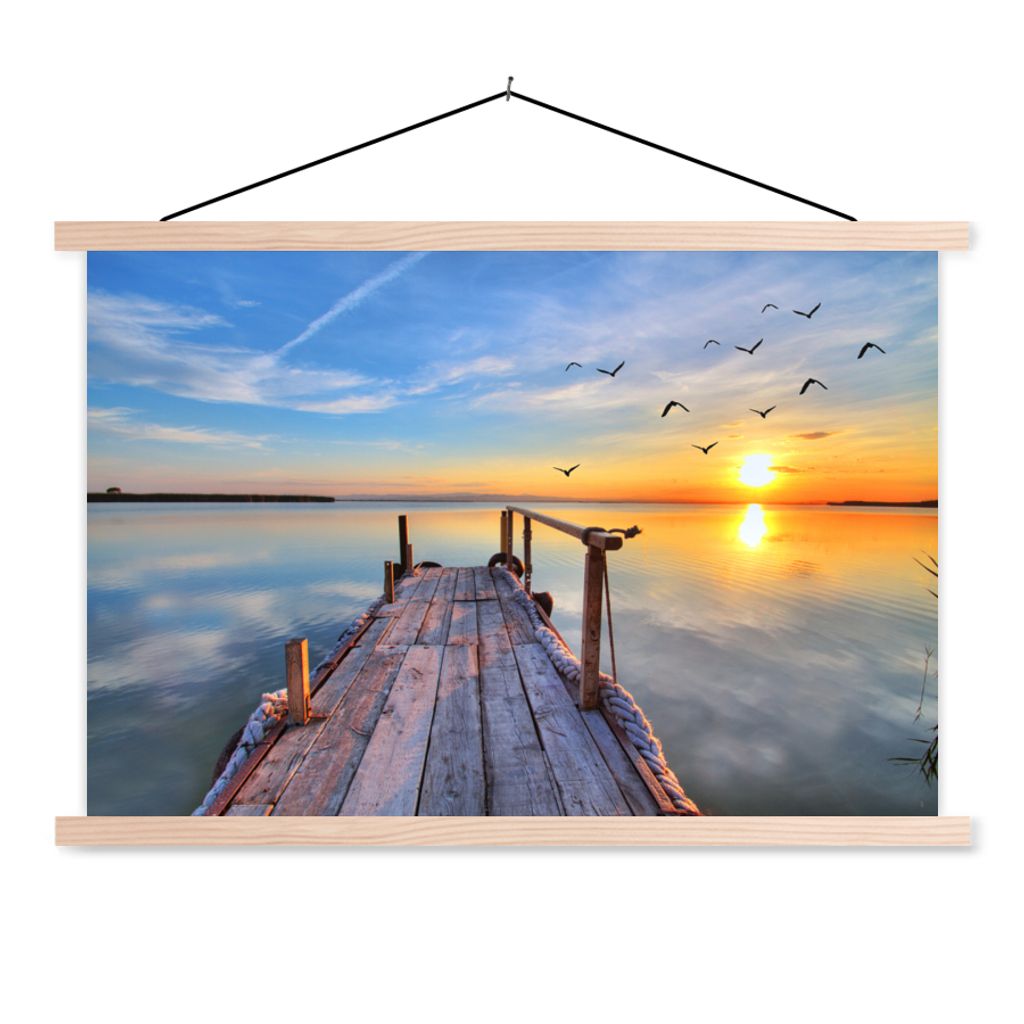 MuchoWow Textilposter Wasser - Steg - Vögel - Sonnenuntergang - Horizont 120x80 cm mit holzfarbenen Rahmen - Aufhängeset
