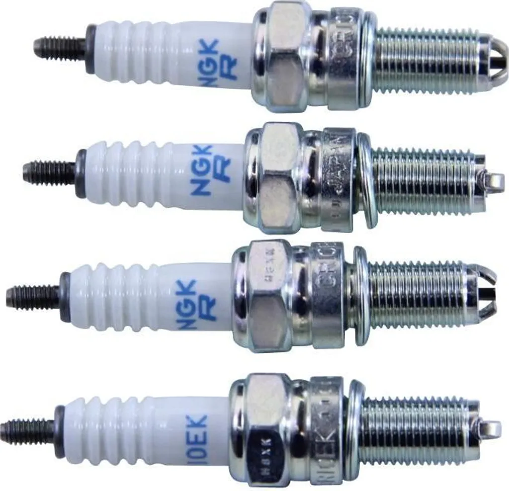 Offerta 4 Candele NGK CR10EK 2360 - Massima Potenza per Tua Moto