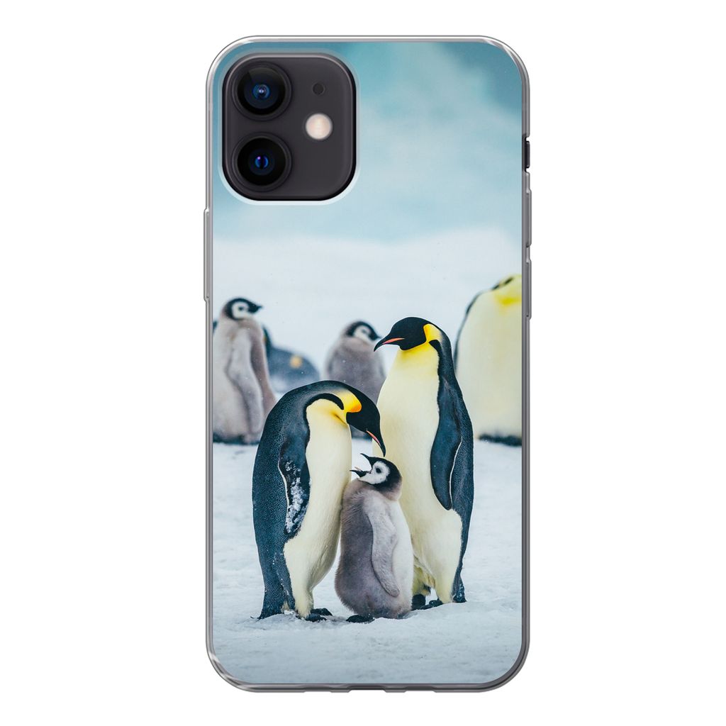 MuchoWow Handyhülle Schutzhülle Hülle für iPhone 12 Kaiserpinguin-Küken wird gefüttert Silikon Softcase Handy Hülle - Schutzhülle
