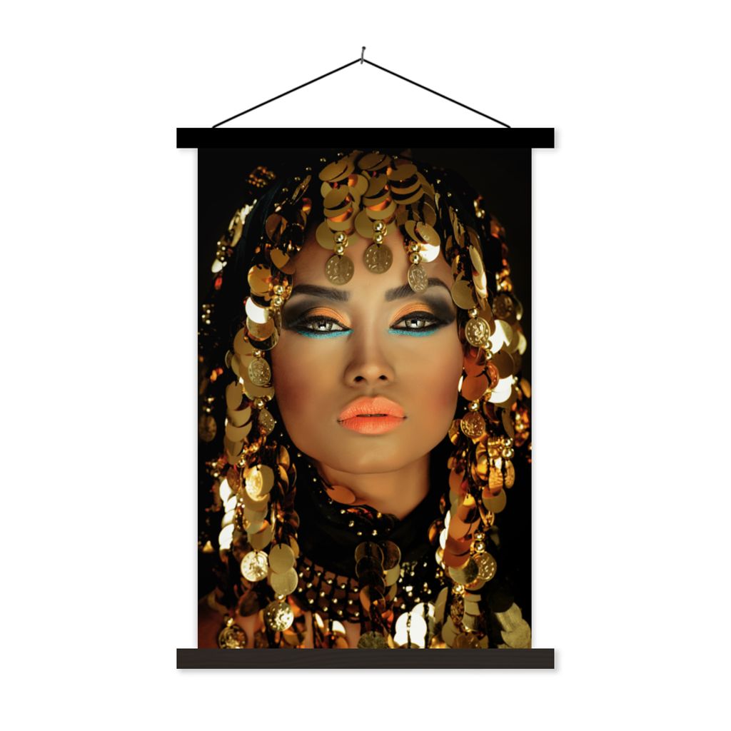 MuchoWow Textilposter Frau - Kleopatra - Gold - Schmuck - Make-up - Luxus 60x90 cm mit schwarzem Rahmen - Poster Wohnzimmer