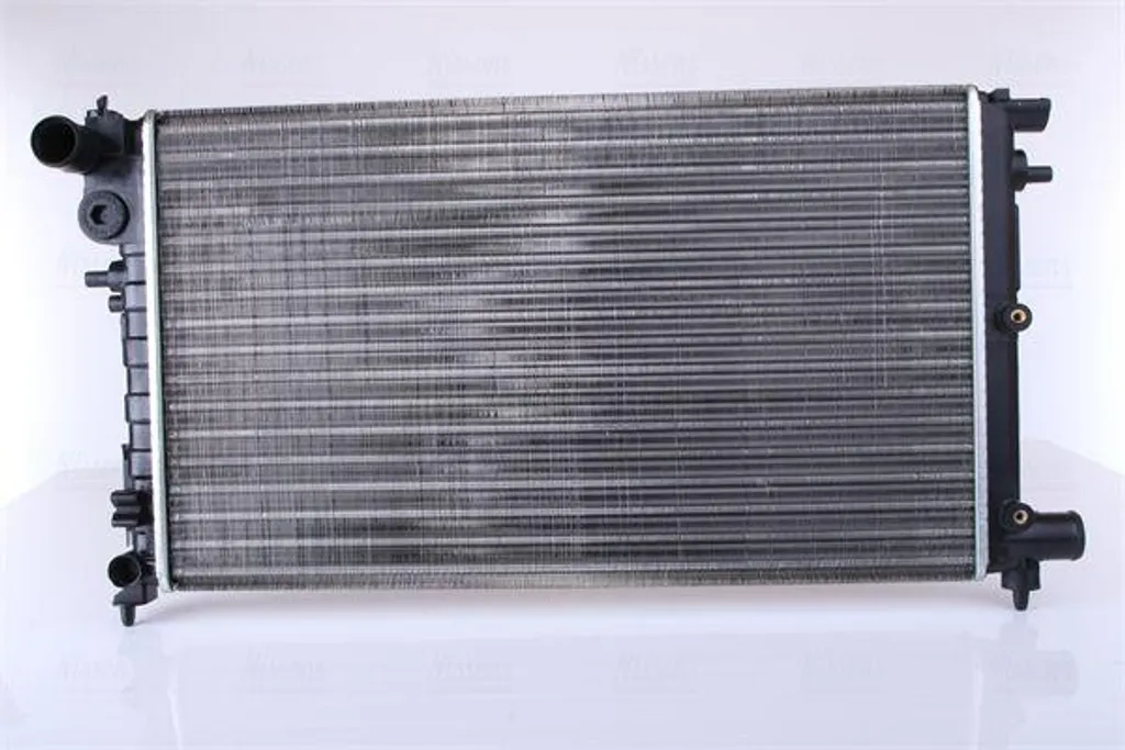 Radiateur moteur NISSENS 1301VT : stop surchauffe Peugeot 106 et Saxo