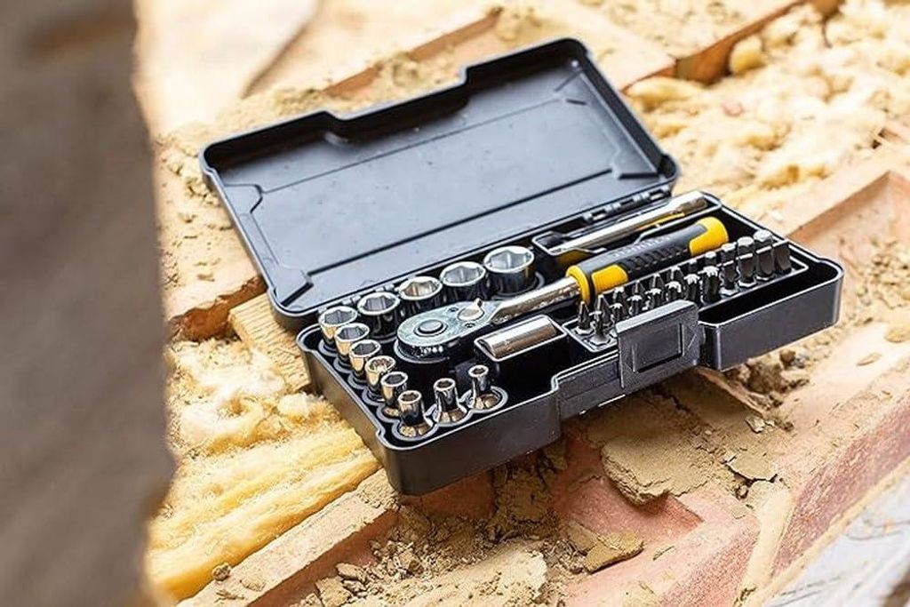 37-teiliges Steckschlüsselsatz 1/4 Zoll + 72-Zahn Ratsche + 75 mm Verlängerung + Bithalter + 22 Bits - kompakt und robust