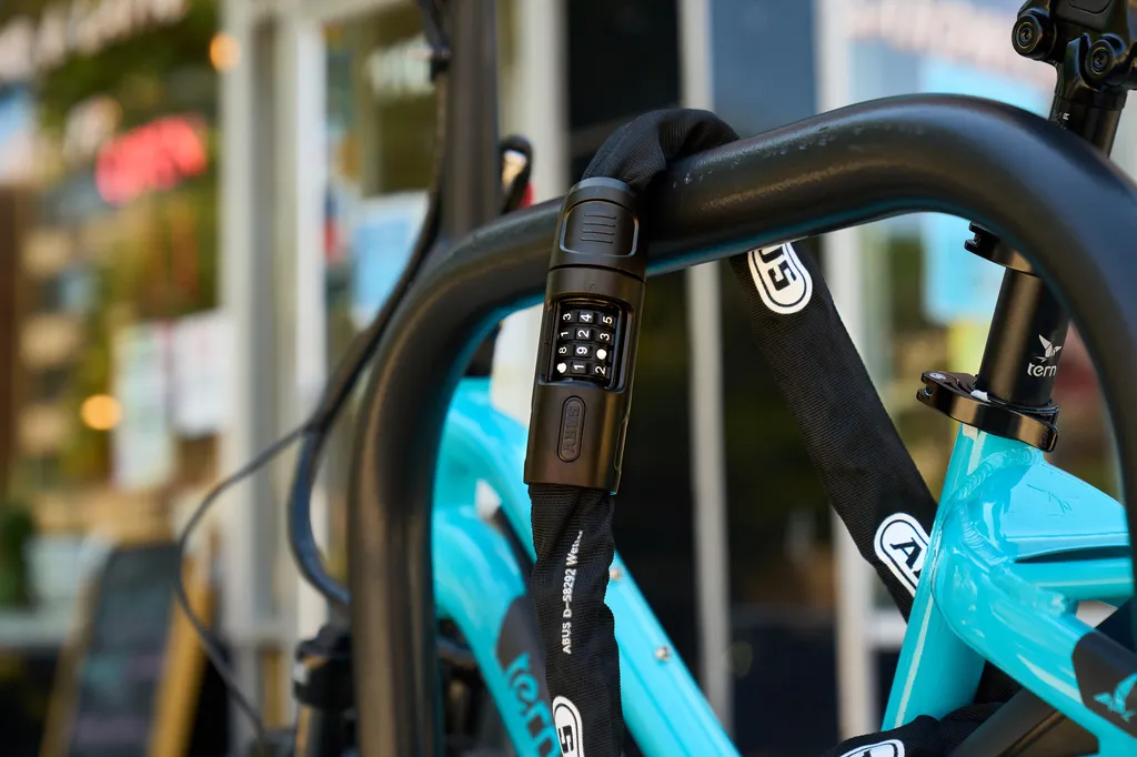 Antivol Vélo Abus 8808C/85 : Fini les Clés Perdues avec ce Code Noir - 2