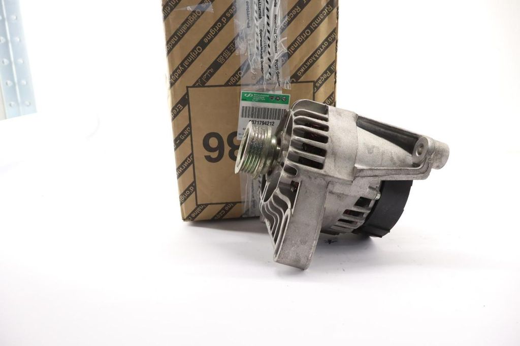 Original OE FIAT Lichtmaschine 71794212