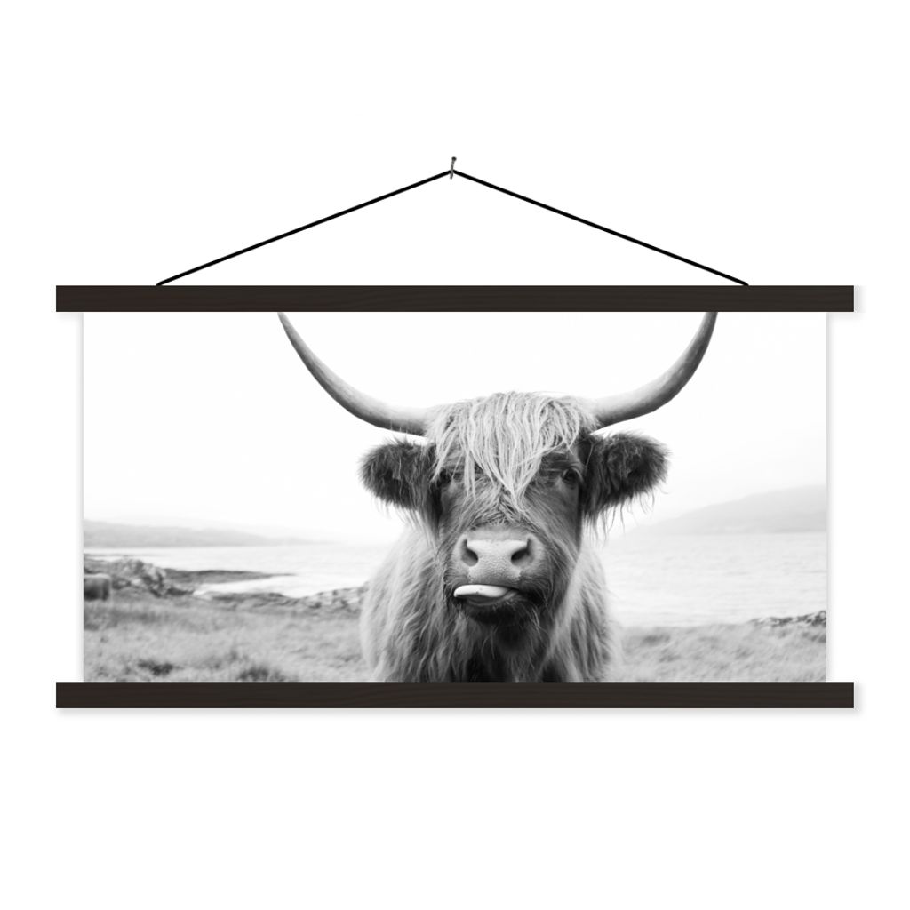 MuchoWow Textilposter Tiere - Schottischer Highlander - Kuh - Schwarz - Weiß 90x45 cm mit schwarzem Rahmen - Klemmleisten
