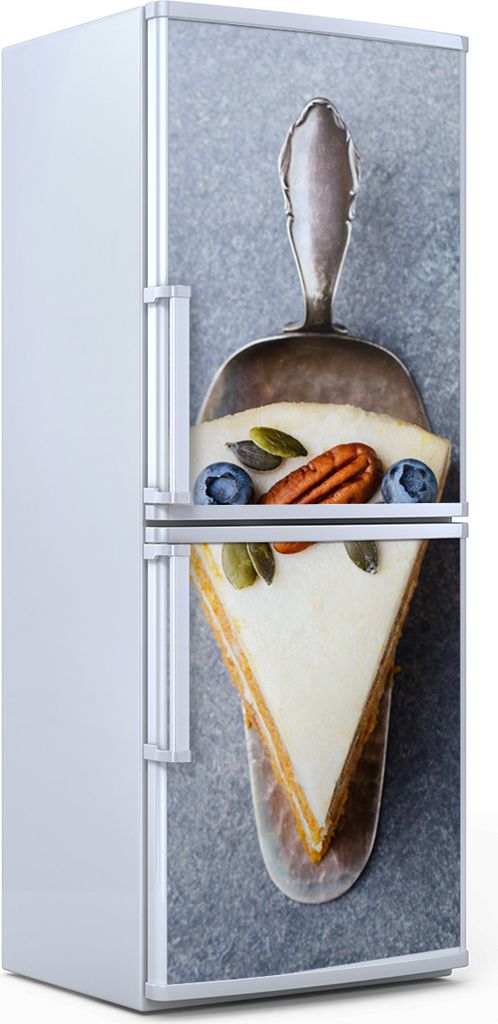 Kühlschrankdekoration 70x180 cm Aufkleber auf dem Kühlschrank - Karottenkuchen mit Blaubeere