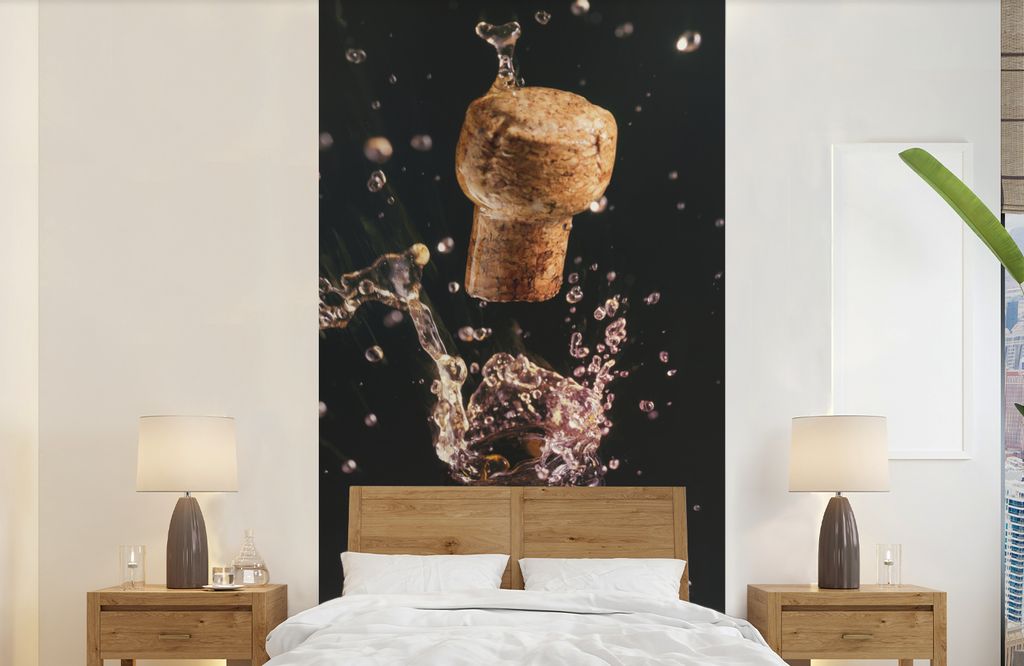 MuchoWow Fototapete für Wohnzimmer oder Schlafzimmer Wandtapete Vinyl Motivtapete Ein Korken knallt aus einer Champagnerflasche - 120x240 cm - H...