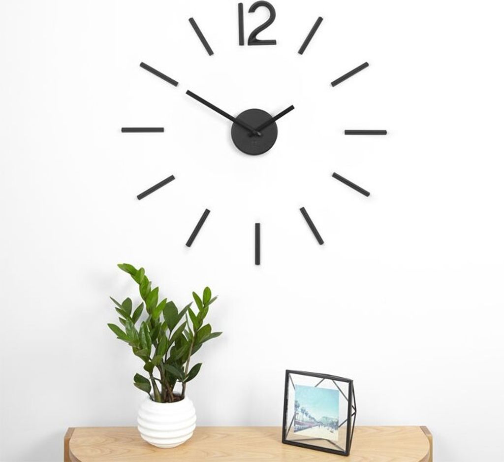 Umbra BLINK DIY Quarz Wanduhr ohne Rahmen als Wanddekoration aus Metall mit Ziffern zum Aufkleben