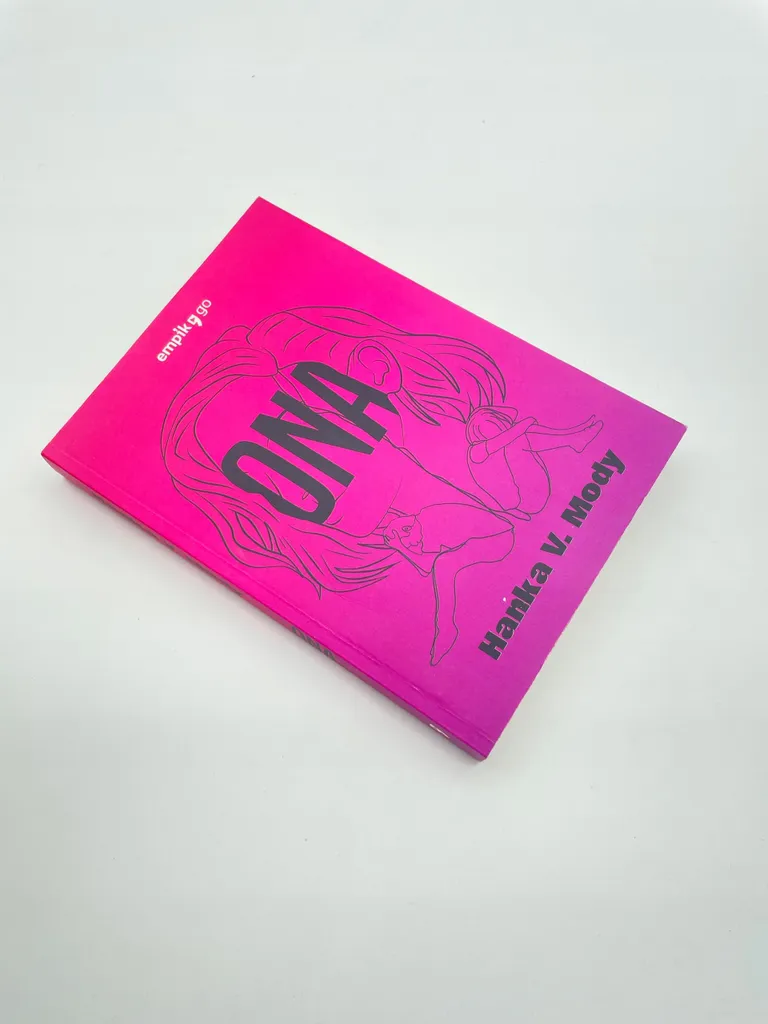 Ona Hanka V. Moody : Valorisez un Intérieur Terne avec l'Art Moderne