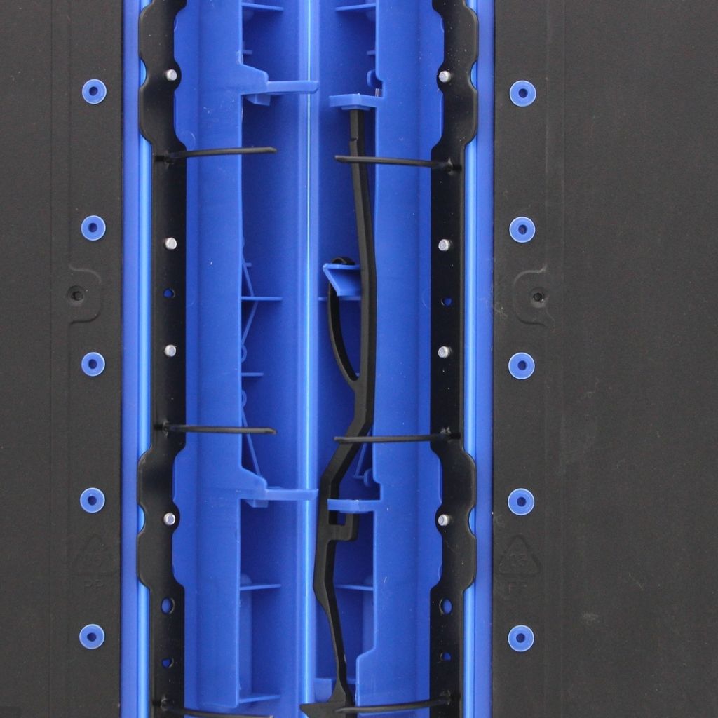Präsentationsordner Ergogrip A4 50mm 4 Ringe schwarz/rot Packung mit 4 Stück