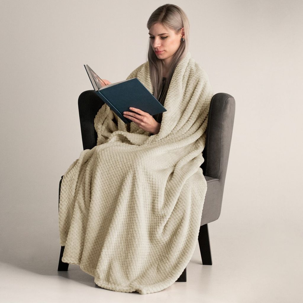 Kuscheldecke Fleece kuschelig weich Tagesdecke 170 x 210 cm - Beige
