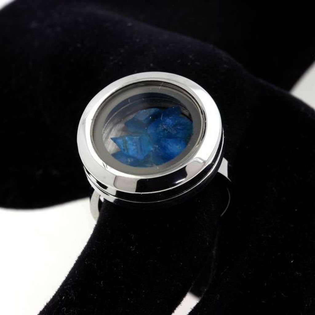 Roher neonblauer Apatitring