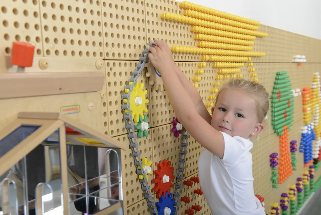 Jeu de construction mural à engrenages et chaînes pour enfant 79 pcs