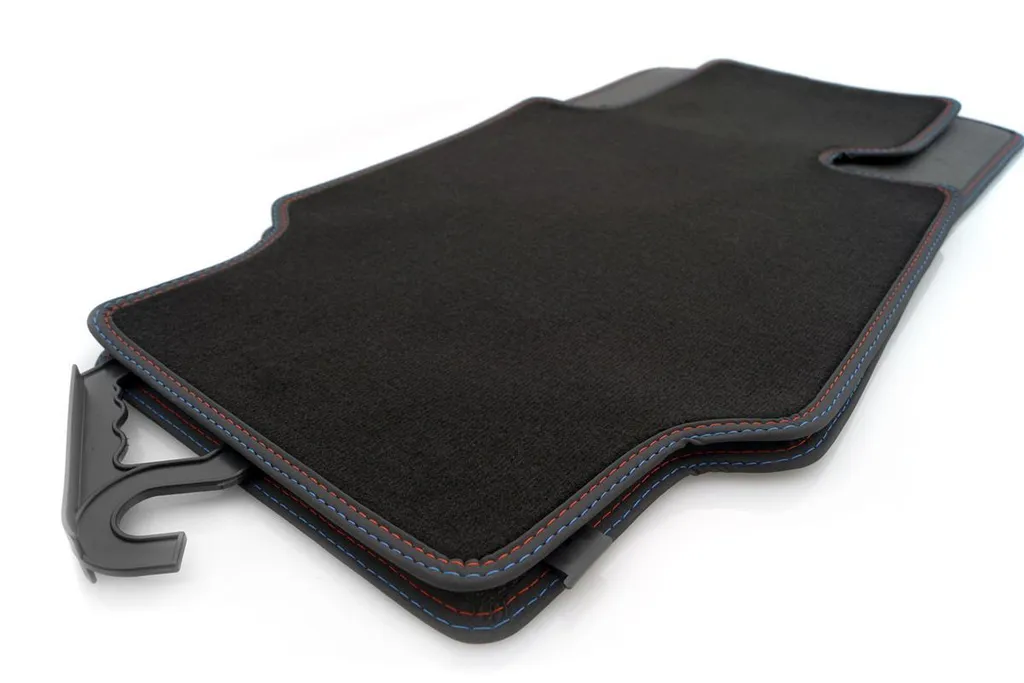 Set completo di tappetini in velluto per: Volkswagen Passat B7 berlina, station wagon, variant, alltrack (2010-2014