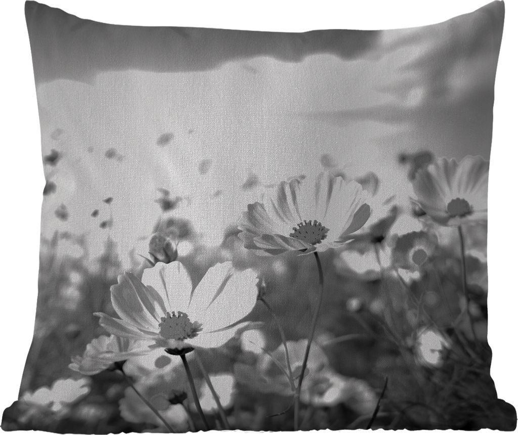 MuchoWow Outdoor Kissen - Blumen - Wiese - Lila - Gras - Weiß - Wolken - Blau - 60x60 cm - Wetterfest - Lounge Kissen - Dekoration - Schlaf Kissen