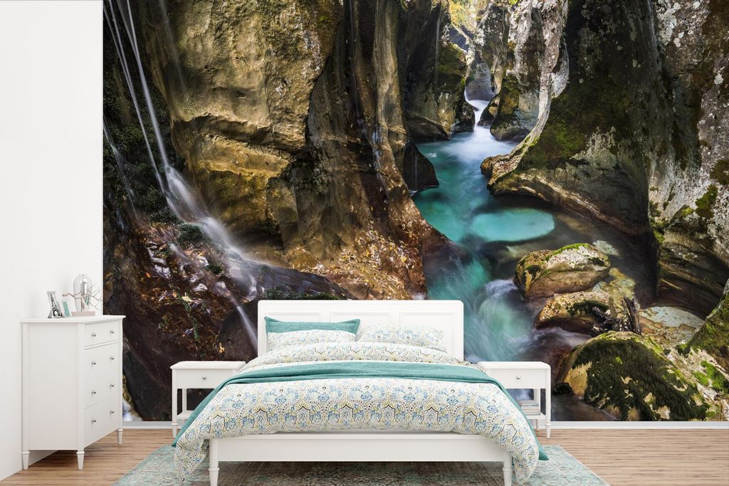 MuchoWow Fototapete für Wohnzimmer oder Schlafzimmer Wandtapete Vinyl Motivtapete Türkisfarbener Fluss in einer Schlucht im Triglav-Nationalpar...