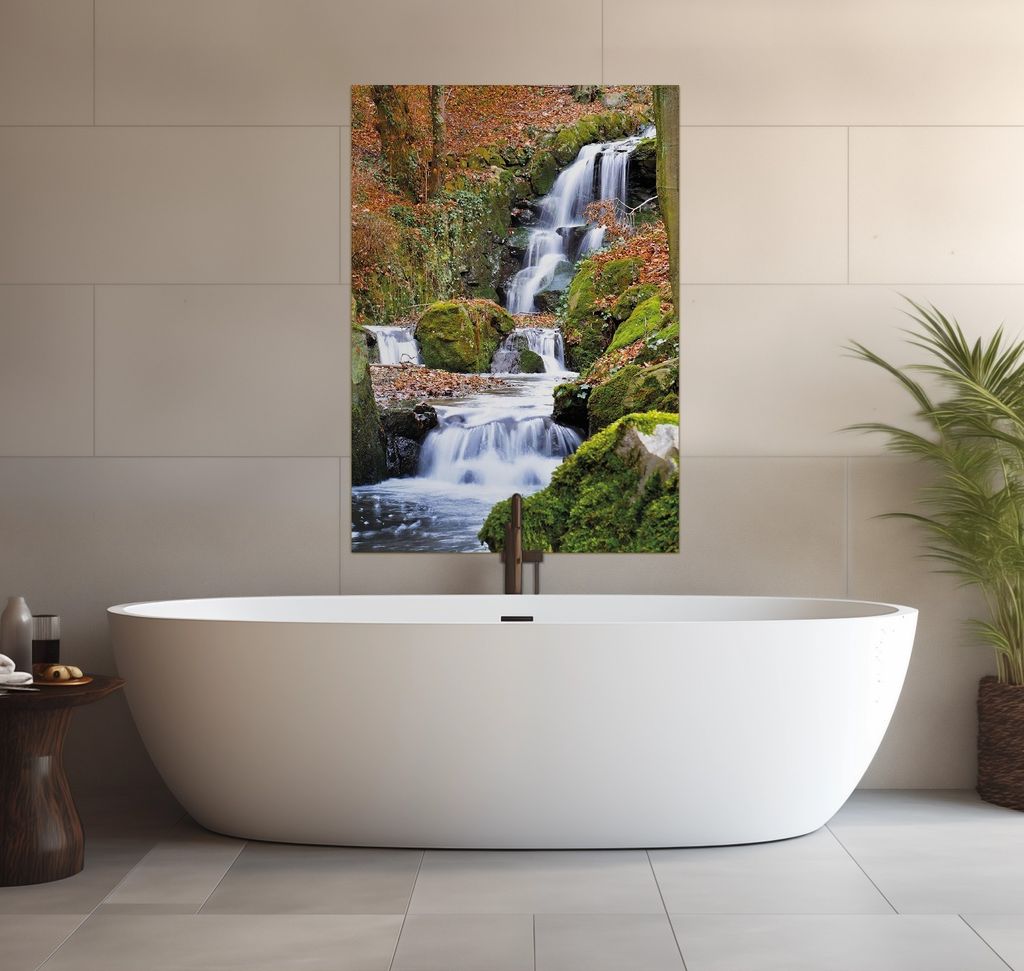 Wallario wasserfestes Poster selbstklebend 70 x 100 cm, Bach im Wald, Badezimmerposter Spritzschutz mit Hochglanzoberfläche in Glasoptik